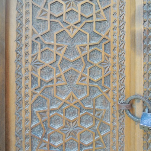 Bolo-Khauz Mosque